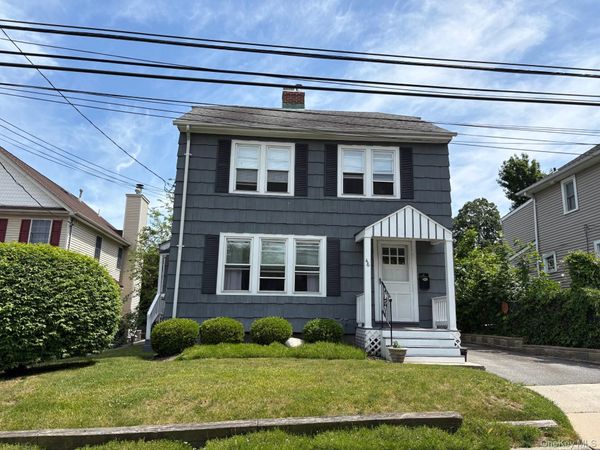 46 Sterling Court, Huntington, NY 11743