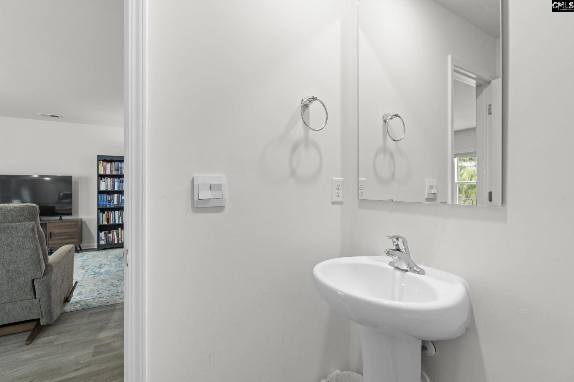 258 Carrington Drive Photo 17
