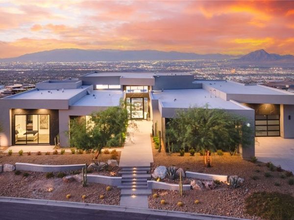 4 Chisel Crest Court, Henderson, NV 89012