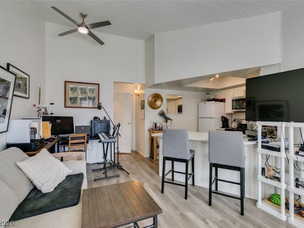 515 Kristin Lane , Henderson, NV 89011