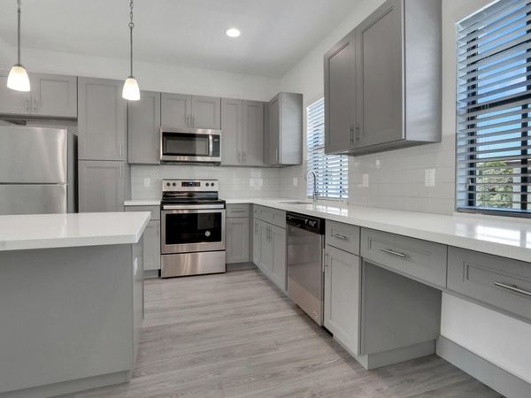 540 NE 14TH Court, Unit 102, Fort Lauderdale, FL 33304