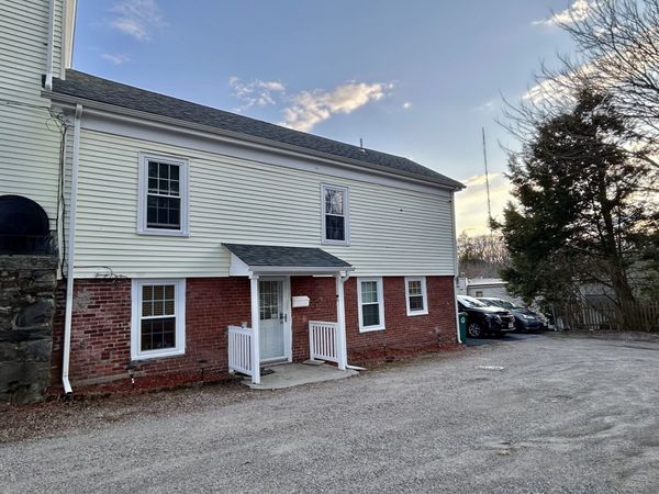 969 Chestnut Street, Unit B, Newton, MA 02464