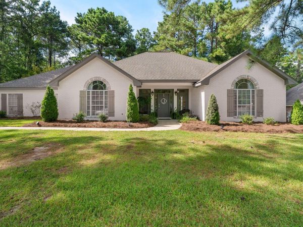 87 Auburn Pl, Hattiesburg, MS 39402
