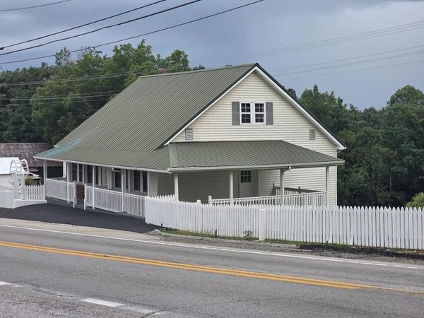7576 Clay County Hwy, Moss, TN 38575