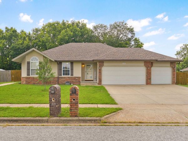 419 N Butternut Avenue , Republic, MO 65738