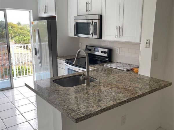 2575 SW 27th Ave, Unit 506, Miami, FL 33133
