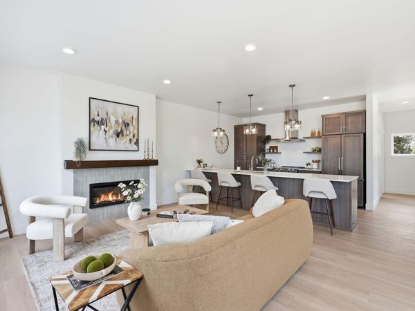 156 NW Copperwood Court, Bend, OR 97703
