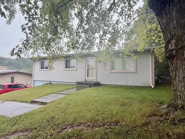 4763 Barbara Court, Bellevue, IA 52031