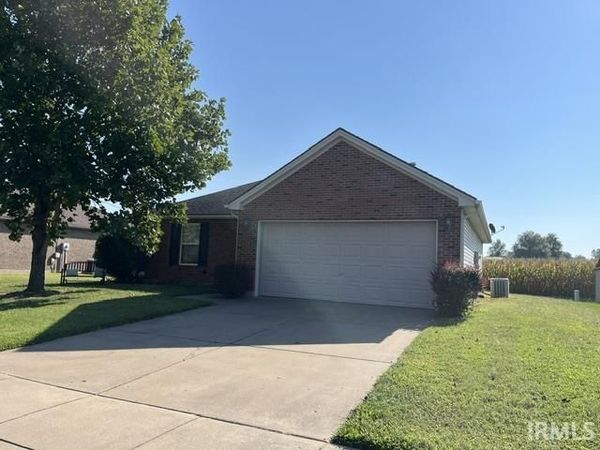 5685 River Walk Circle, Newburgh, IN 47630