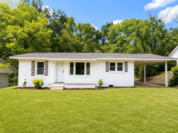 276 OAK ST, Selmer, TN 38375