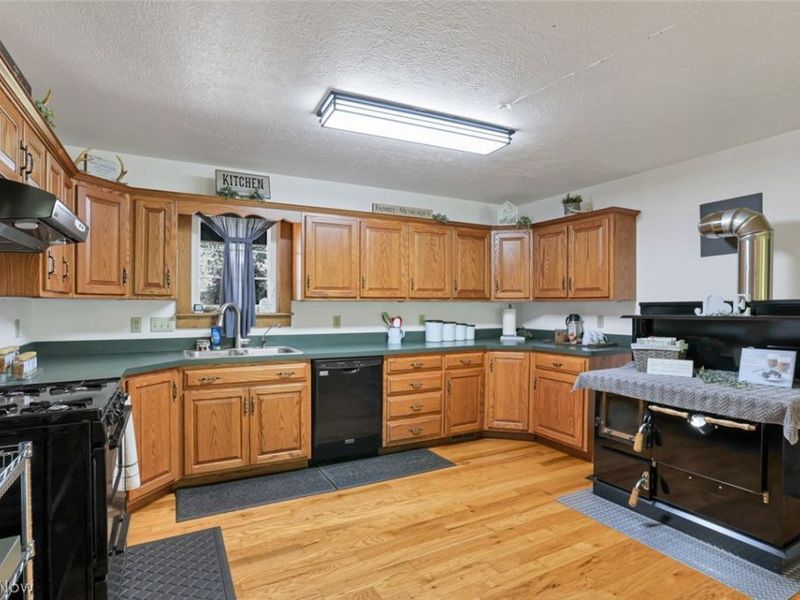 742 Peters Cave Road, Patriot, OH 45658 Photo 10