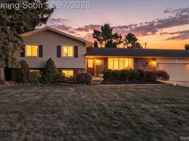 37582 Whitney Drive, Wayne, Mi 48184