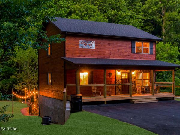 3211 Old Mountain Rd, Sevierville, TN 37876