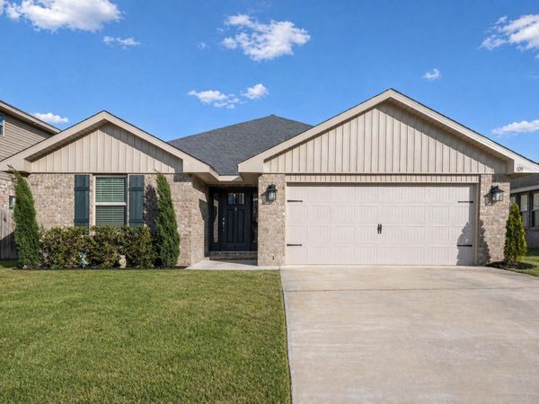109 Ridgeway Circle, Crestview, FL 32536