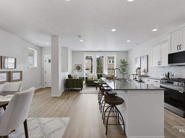406 N Fritts Ave, Meridian, ID 83642
