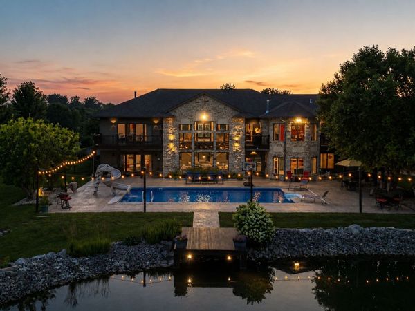 1598 NE Spartan Circle , Solon, IA 52333