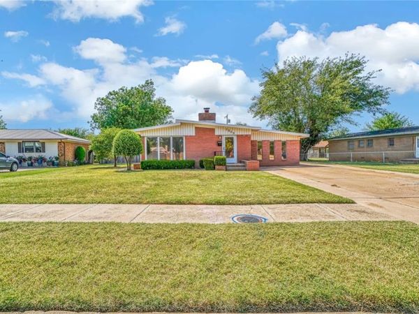 1909 N Flamingo Lane, Altus, OK 73521