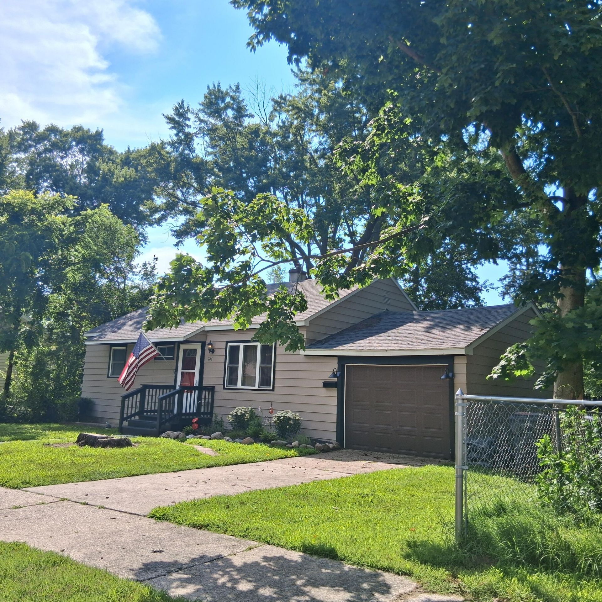746 Hiways Avenue, South Haven, MI 49090 Main Photo