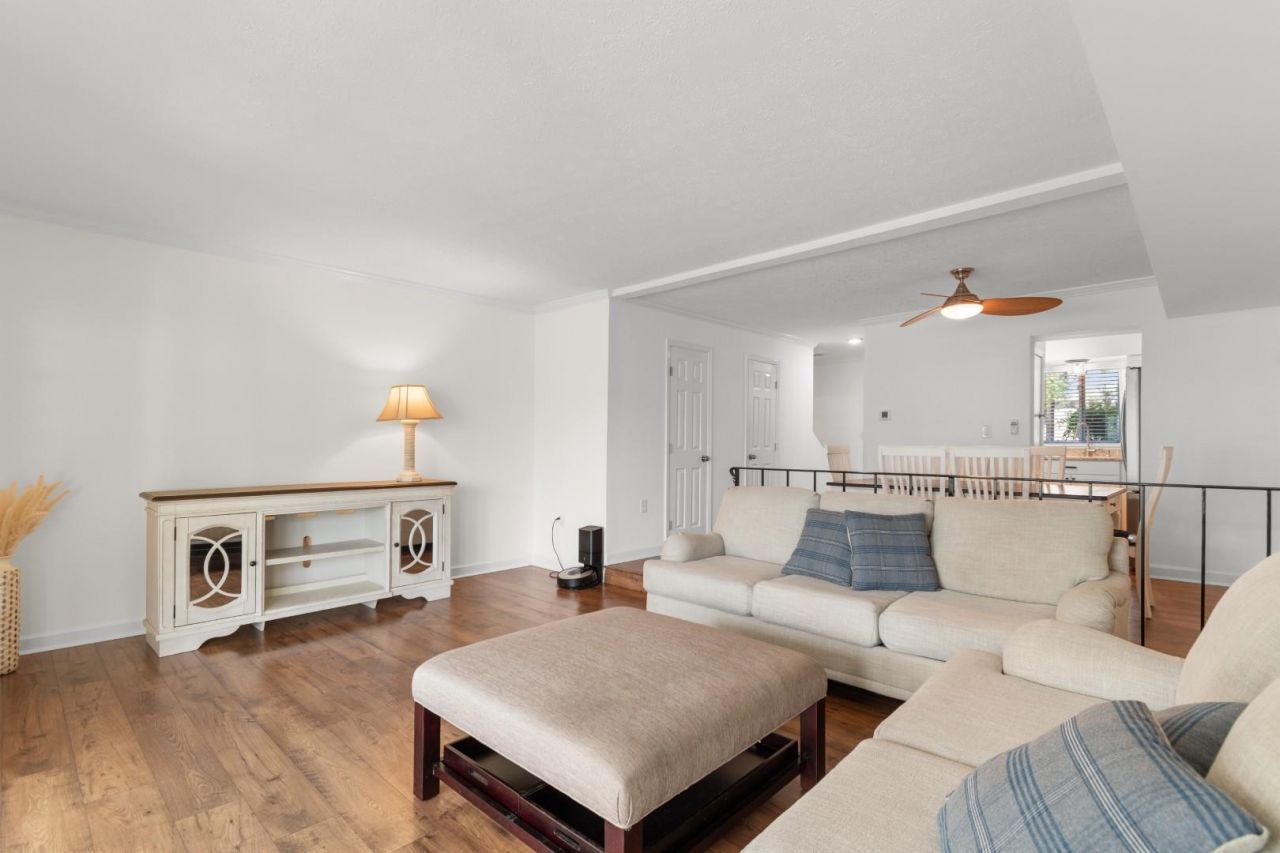 901 Villa Dr. Photo 13
