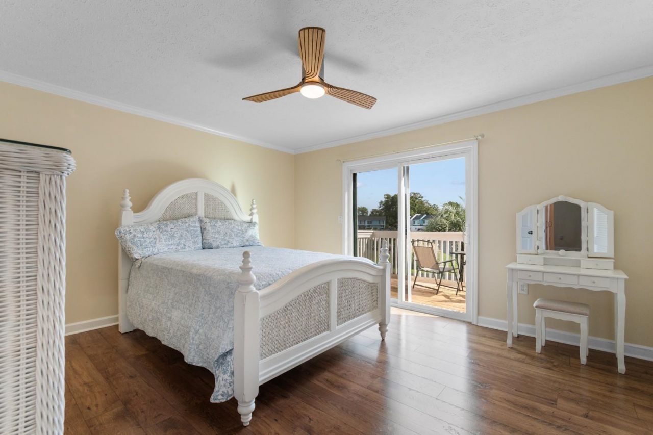 901 Villa Dr. Photo 14