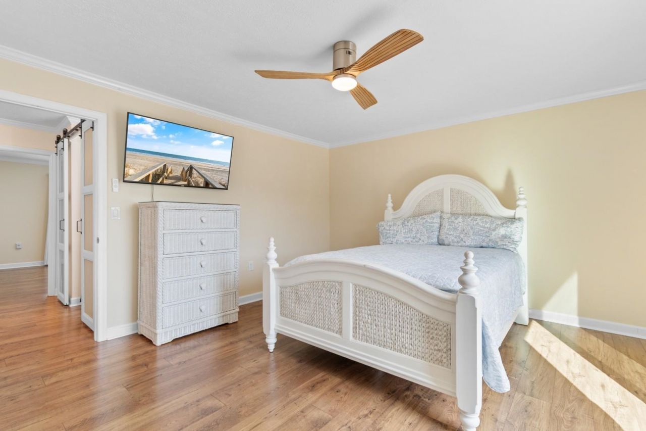 901 Villa Dr. Photo 15