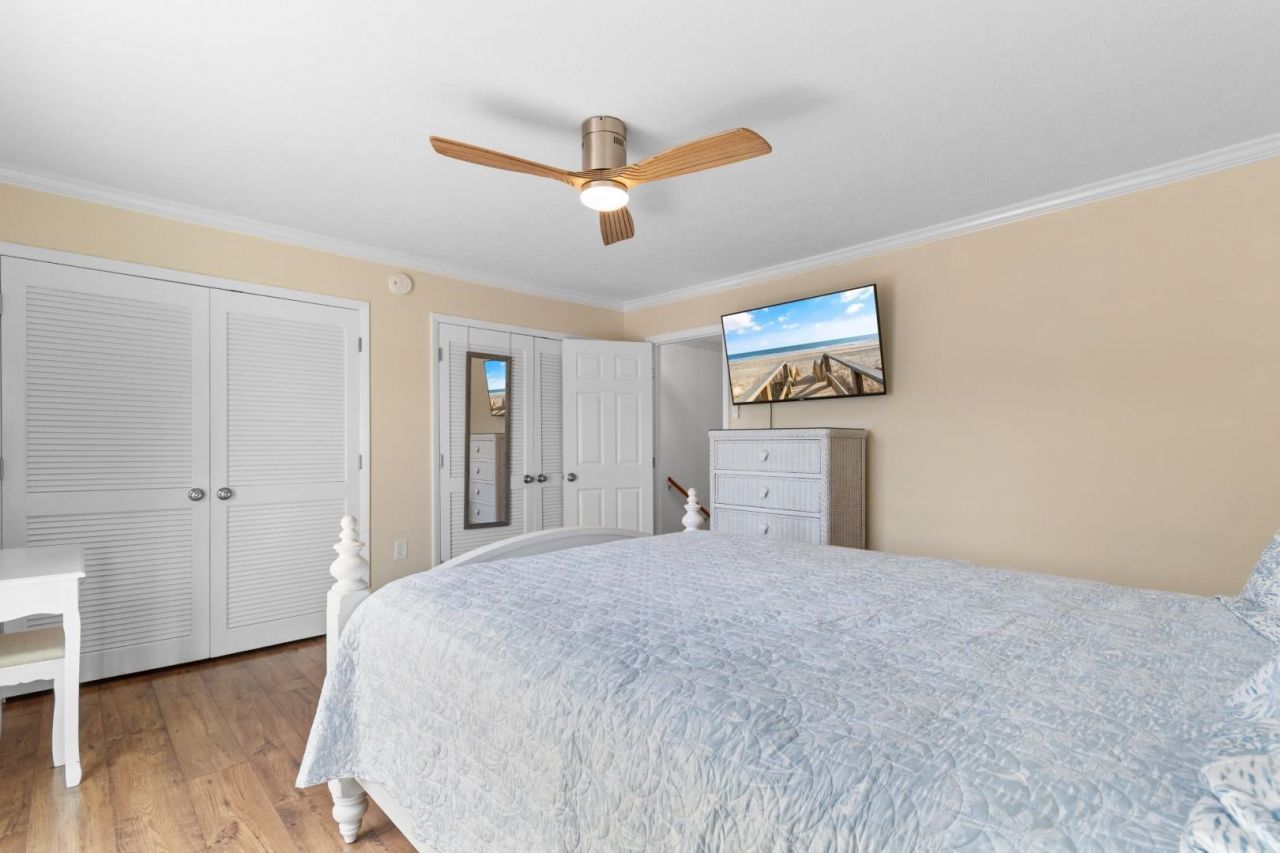 901 Villa Dr. Photo 16