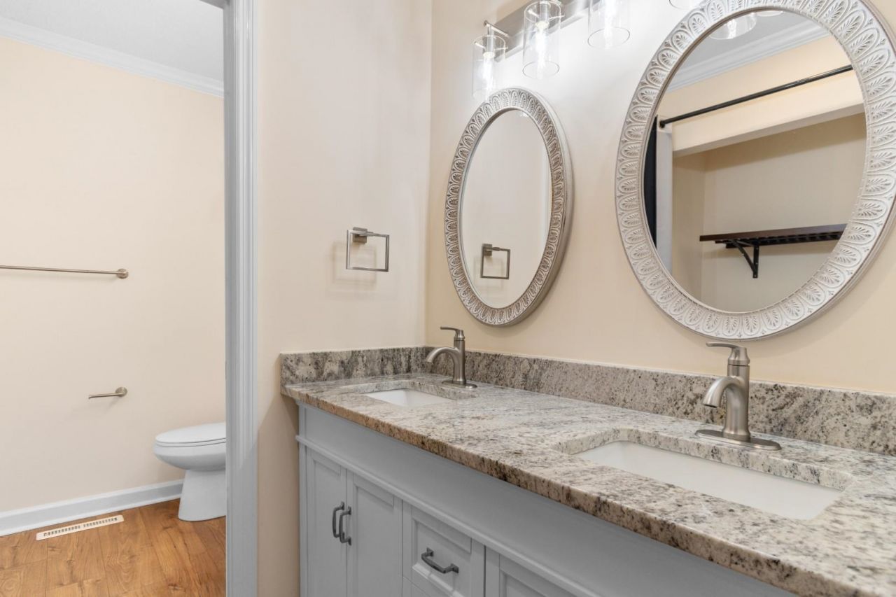 901 Villa Dr. Photo 17