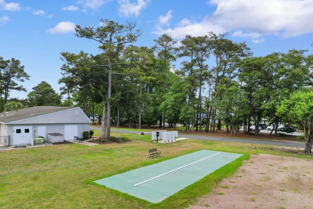 901 Villa Dr. Photo 37