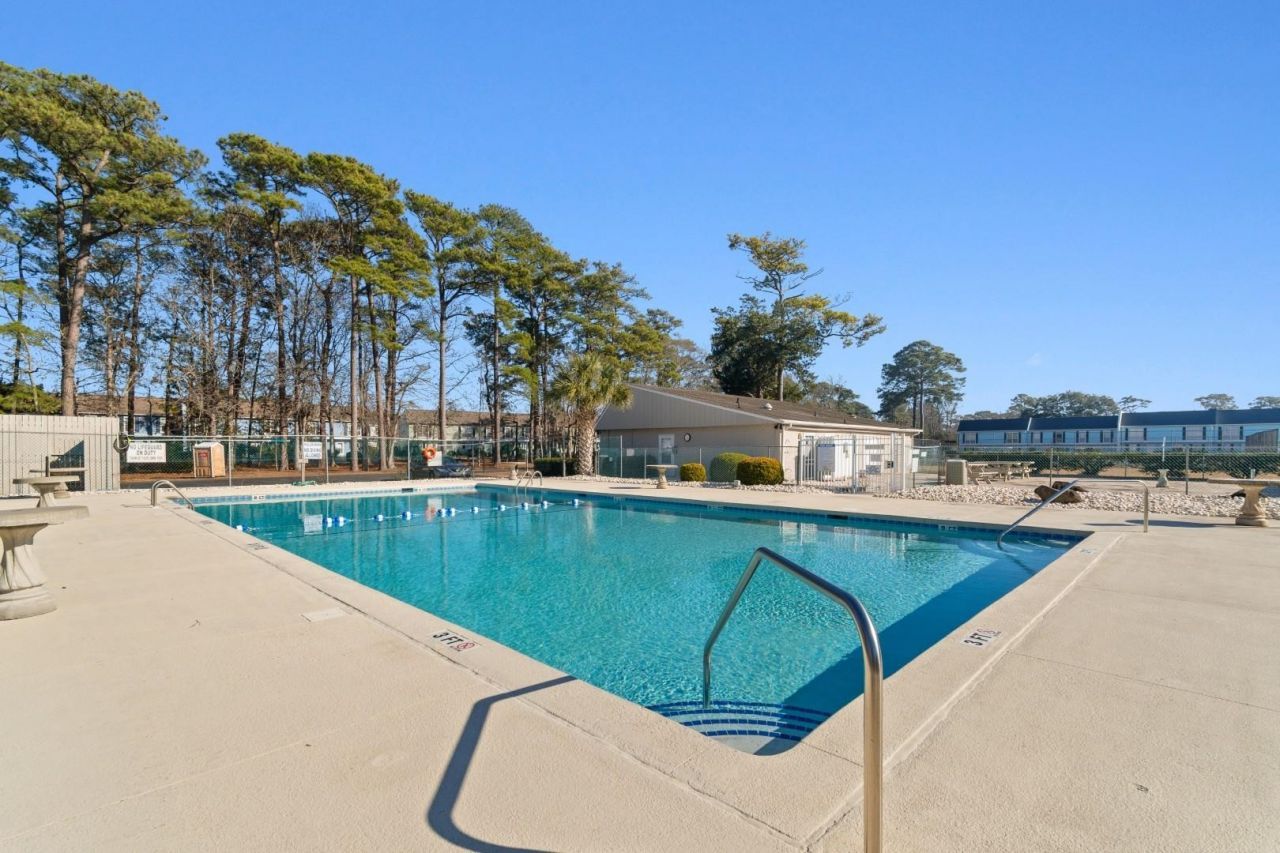 901 Villa Dr. Photo 39
