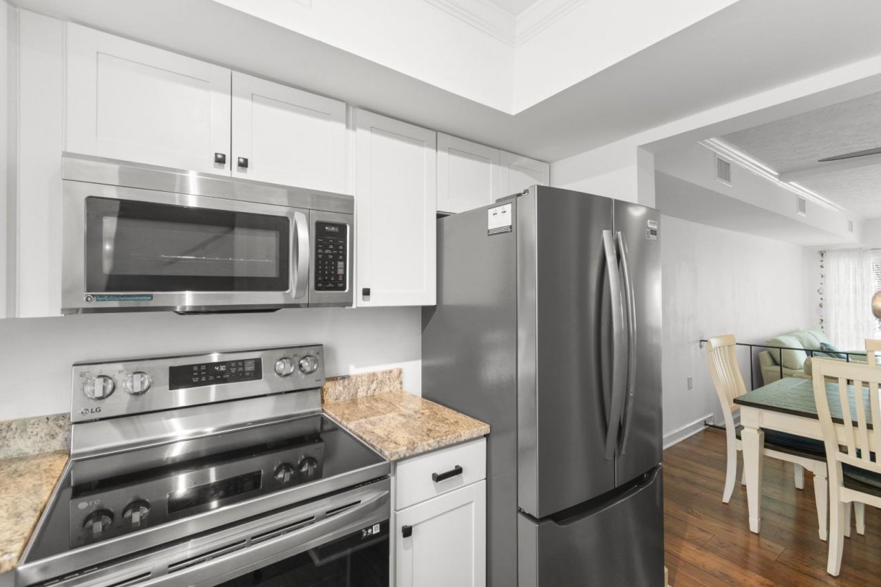 901 Villa Dr. Photo 6