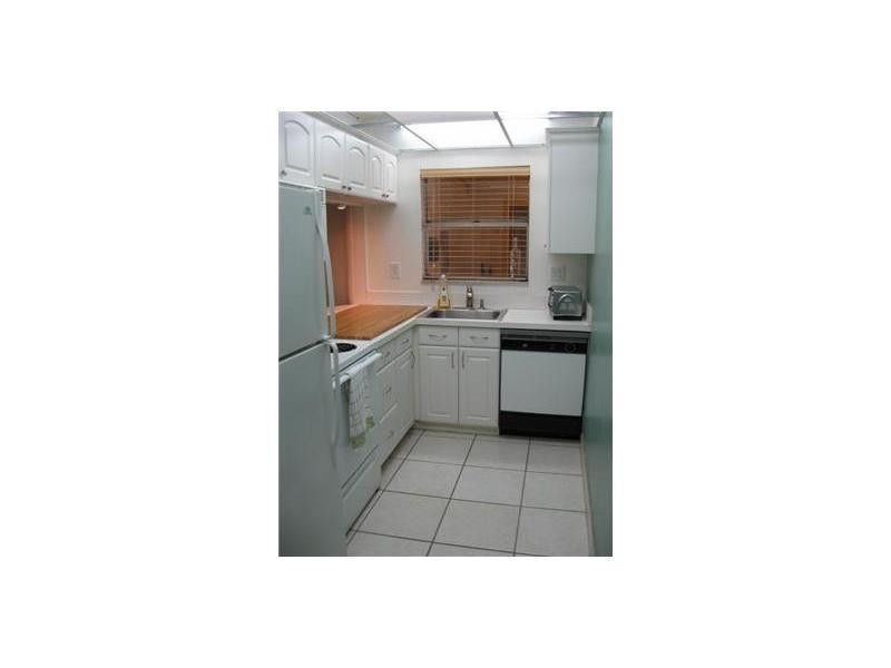 2400 NE 10th Street Ne, Unit 305, Pompano Beach, FL 33062 Photo