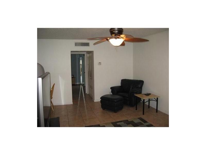 2400 NE 10th Street Ne, Unit 305, Pompano Beach, FL 33062 Photo