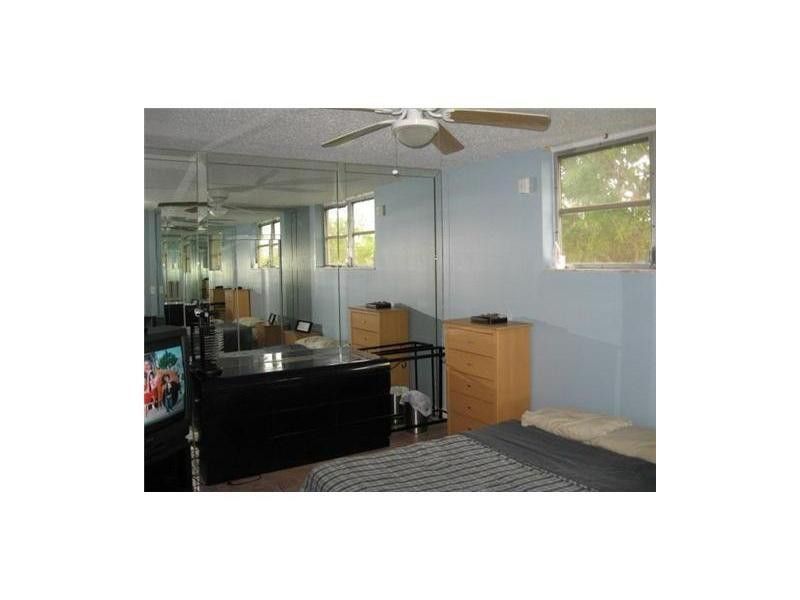2400 NE 10th Street Ne, Unit 305, Pompano Beach, FL 33062 Photo