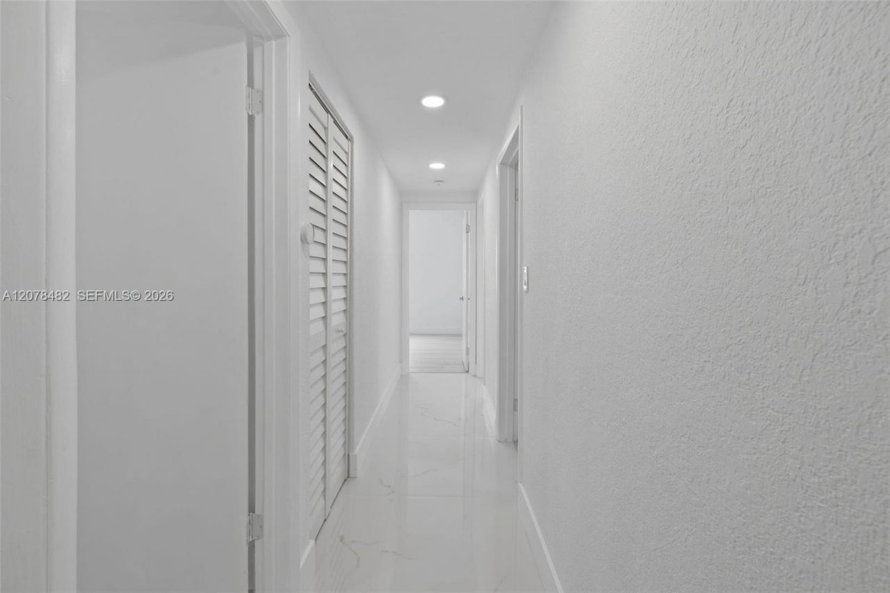 10901 SW 47th Ter, Miami, FL 33165 Photo