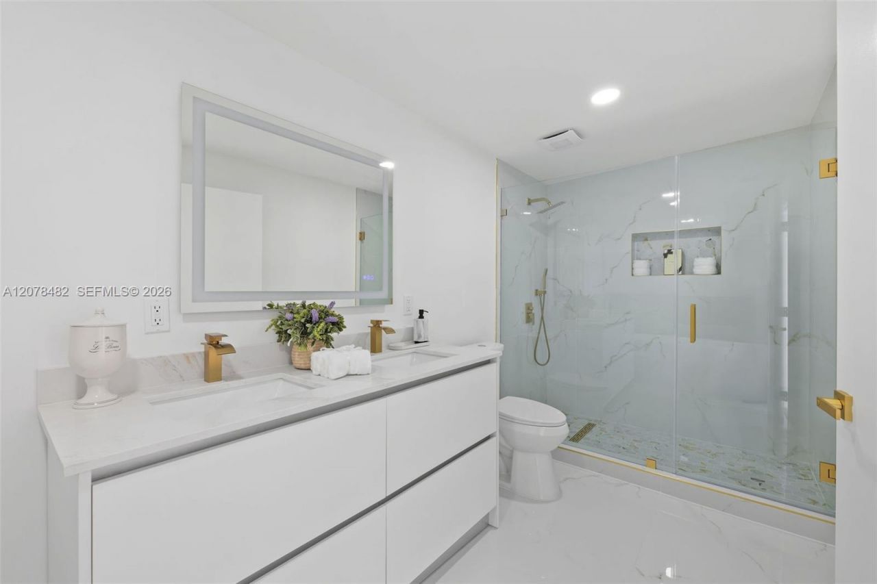 10901 SW 47th Ter, Miami, FL 33165 Photo