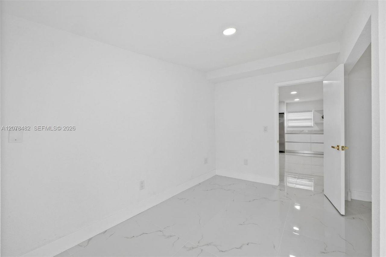 10901 SW 47th Ter, Miami, FL 33165 Photo