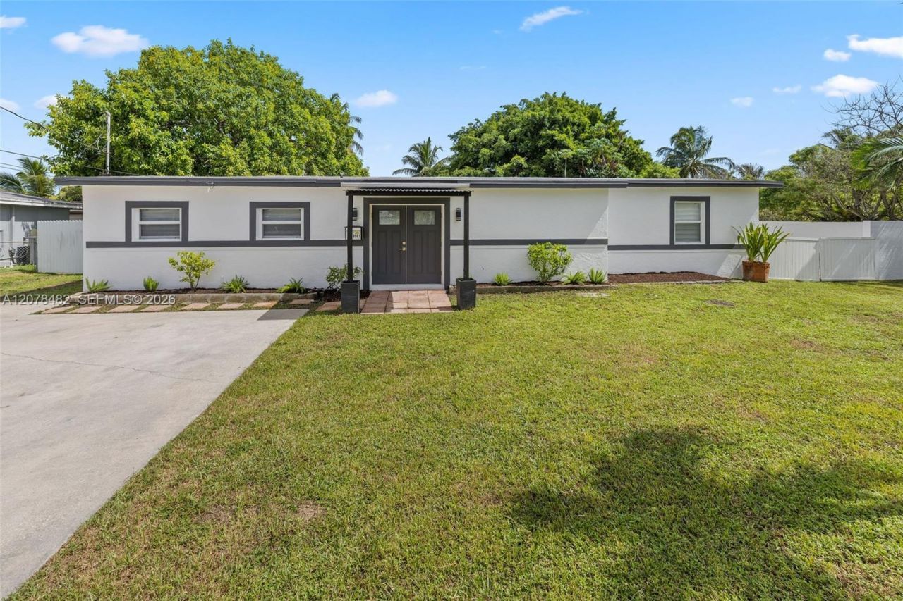 10901 SW 47th Ter, Miami, FL 33165 Photo