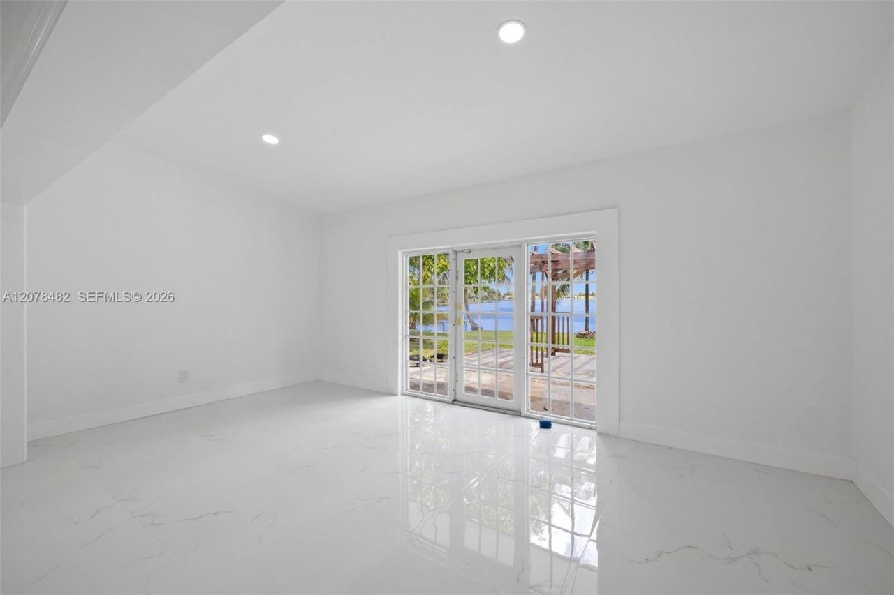 10901 SW 47th Ter, Miami, FL 33165 Photo