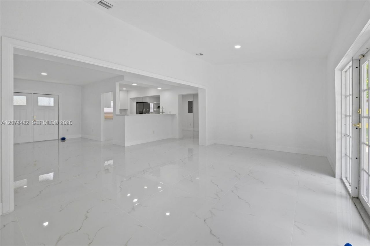 10901 SW 47th Ter, Miami, FL 33165 Photo