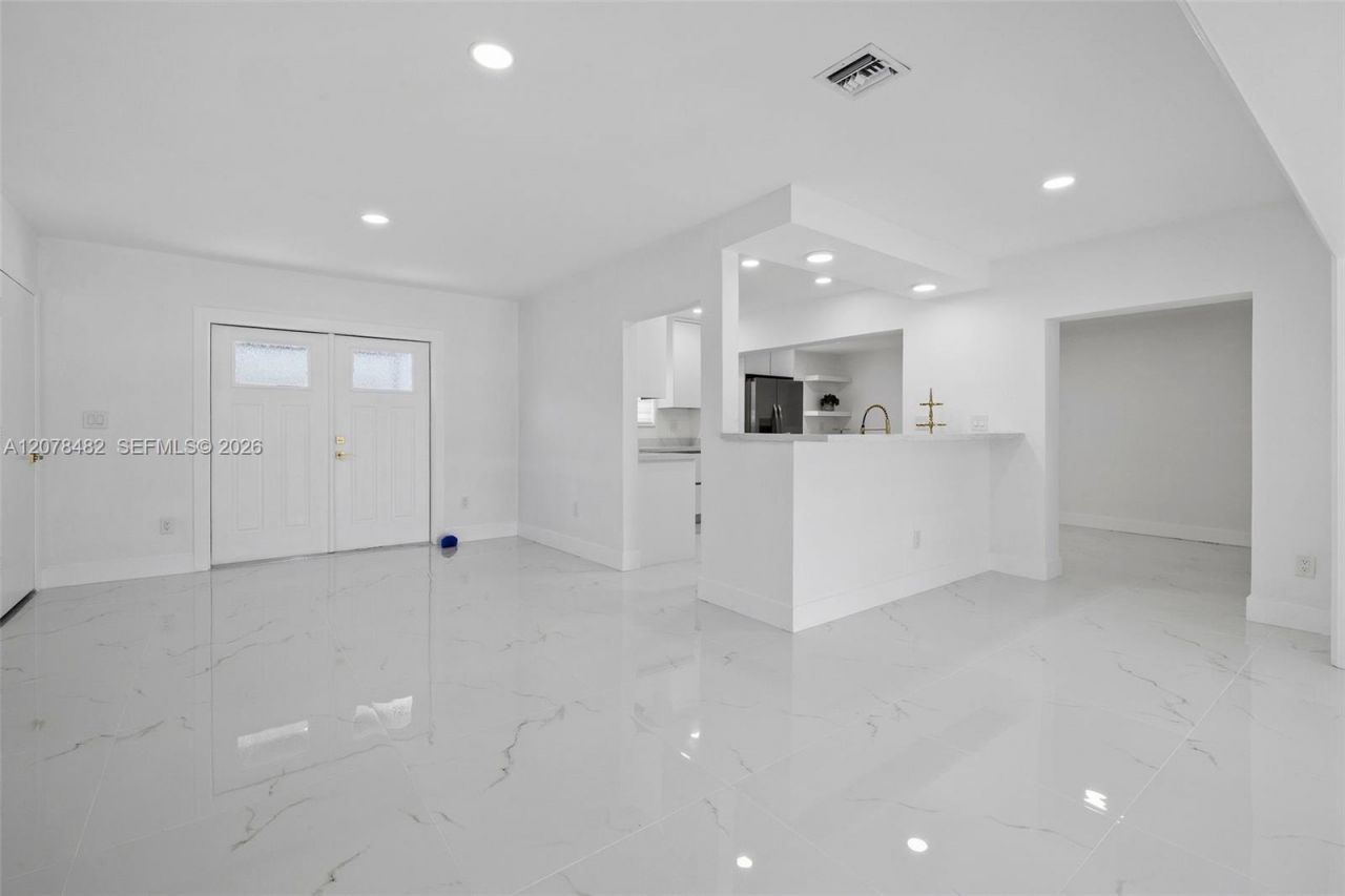 10901 SW 47th Ter, Miami, FL 33165 Photo
