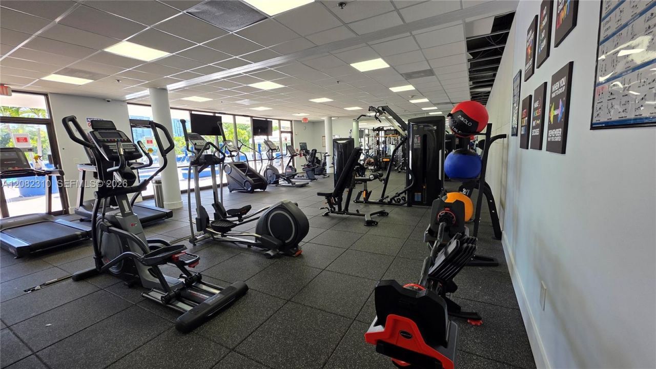 3701 N Country Club Dr, Unit 701, Aventura, FL 33180 Photo