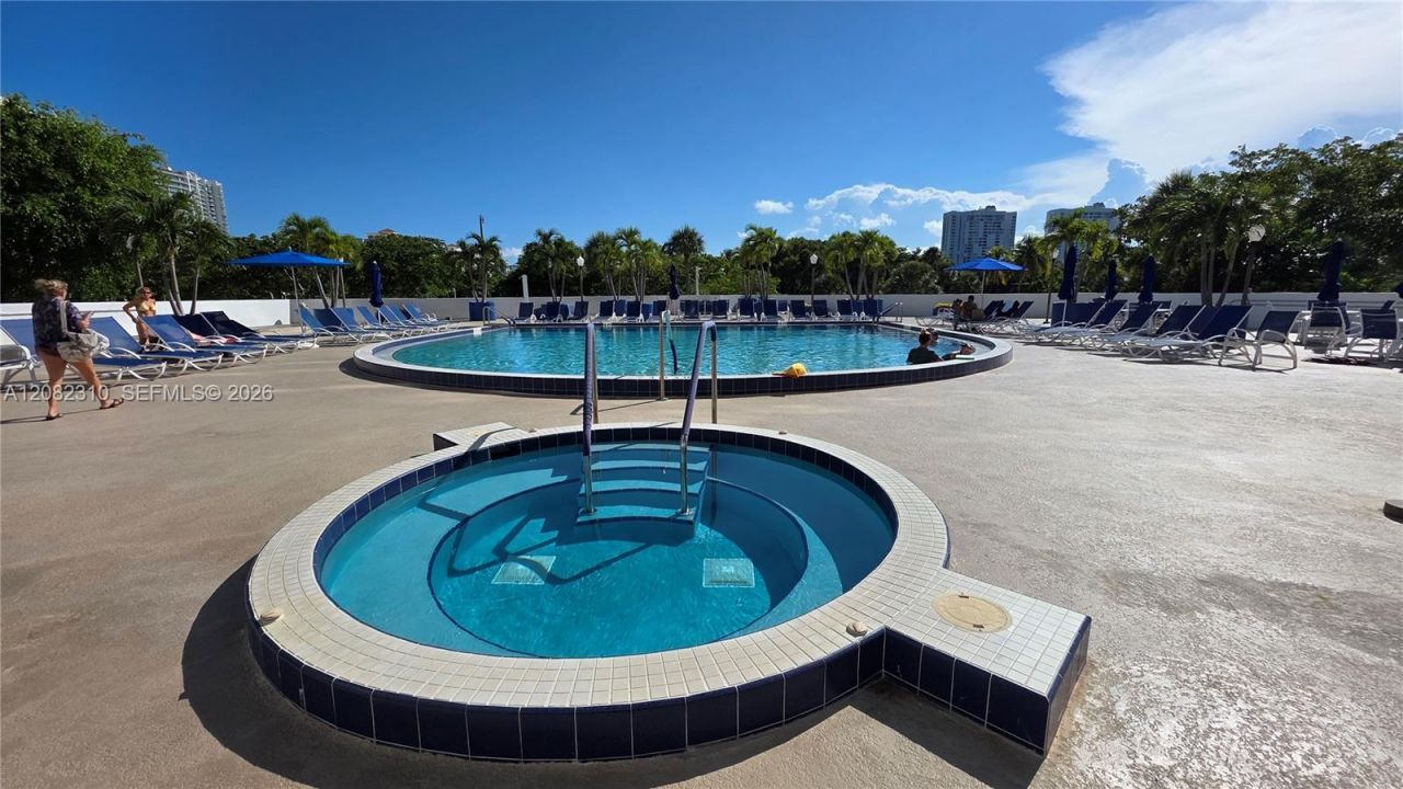 3701 N Country Club Dr, Unit 701, Aventura, FL 33180 Photo