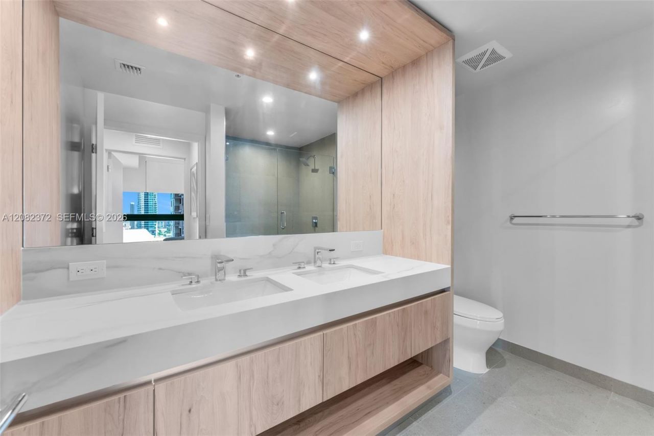 11 NE 6th St, Unit 2209, Miami, FL 33132 Photo