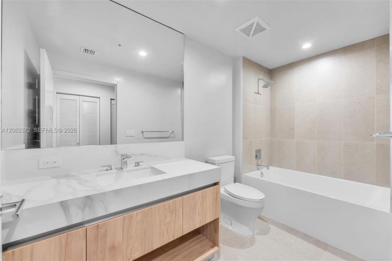 11 NE 6th St, Unit 2209, Miami, FL 33132 Photo