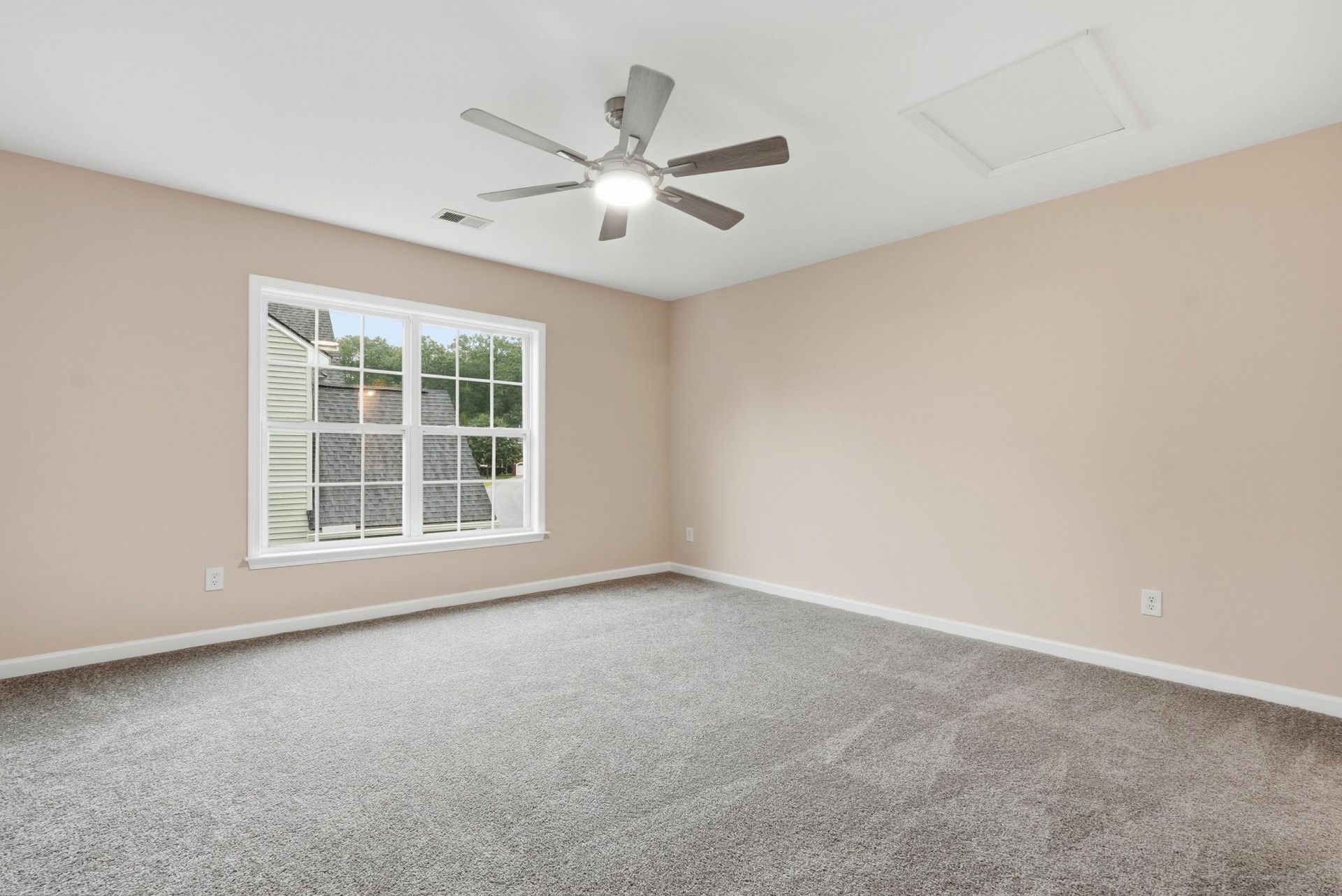 8446 Middle River Way Photo 27