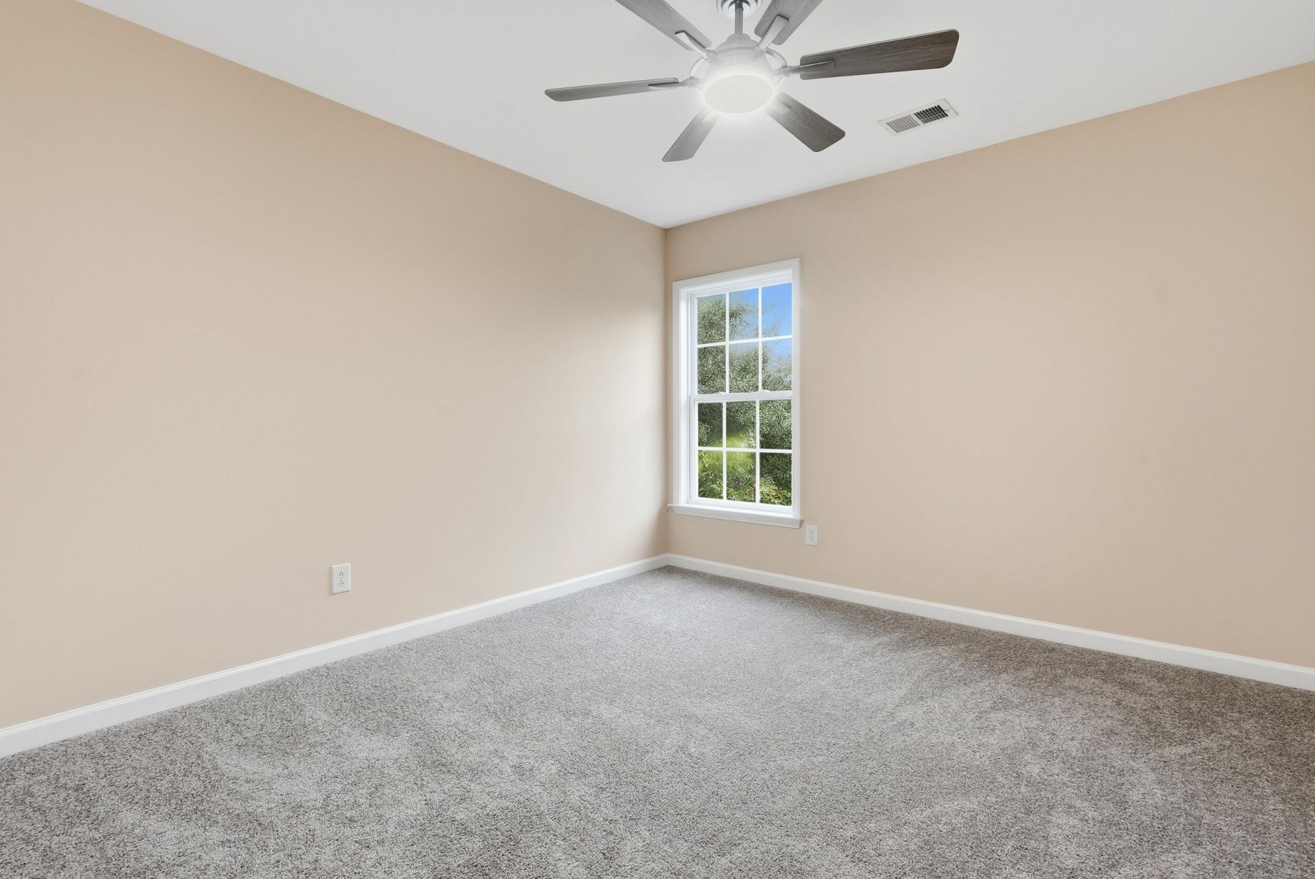 8446 Middle River Way Photo 31