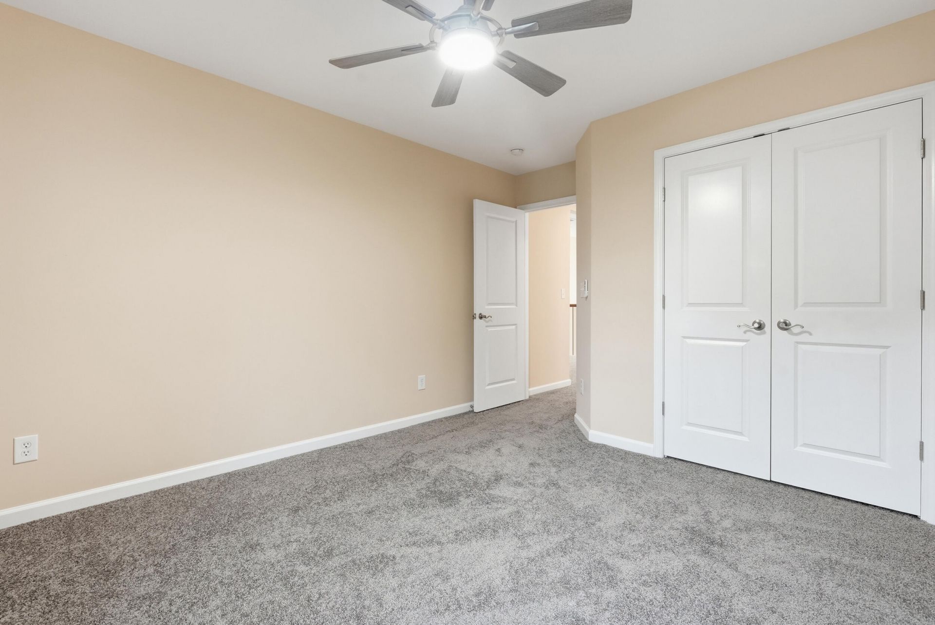 8446 Middle River Way Photo 32
