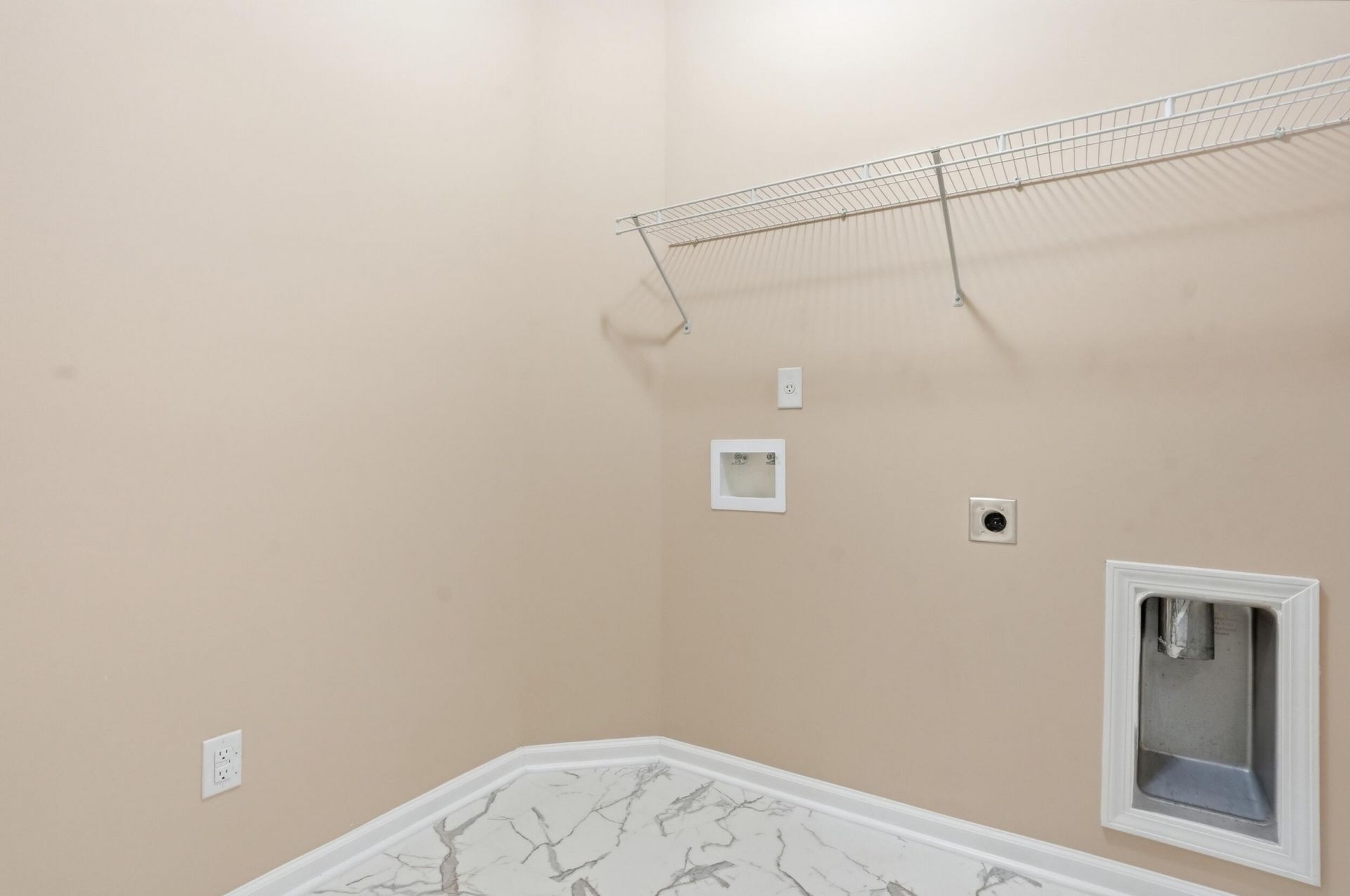 8446 Middle River Way Photo 36