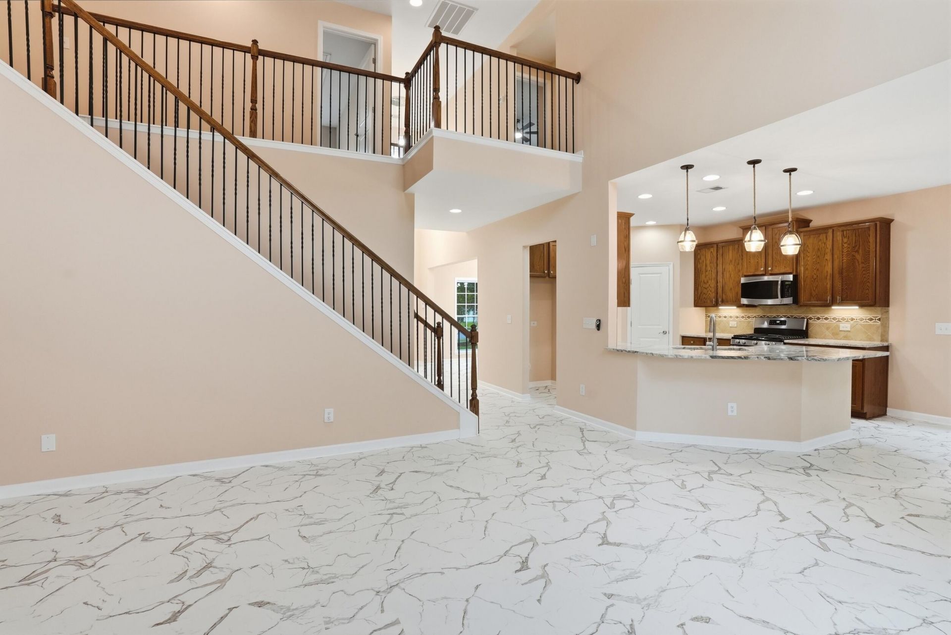 8446 Middle River Way Photo 4