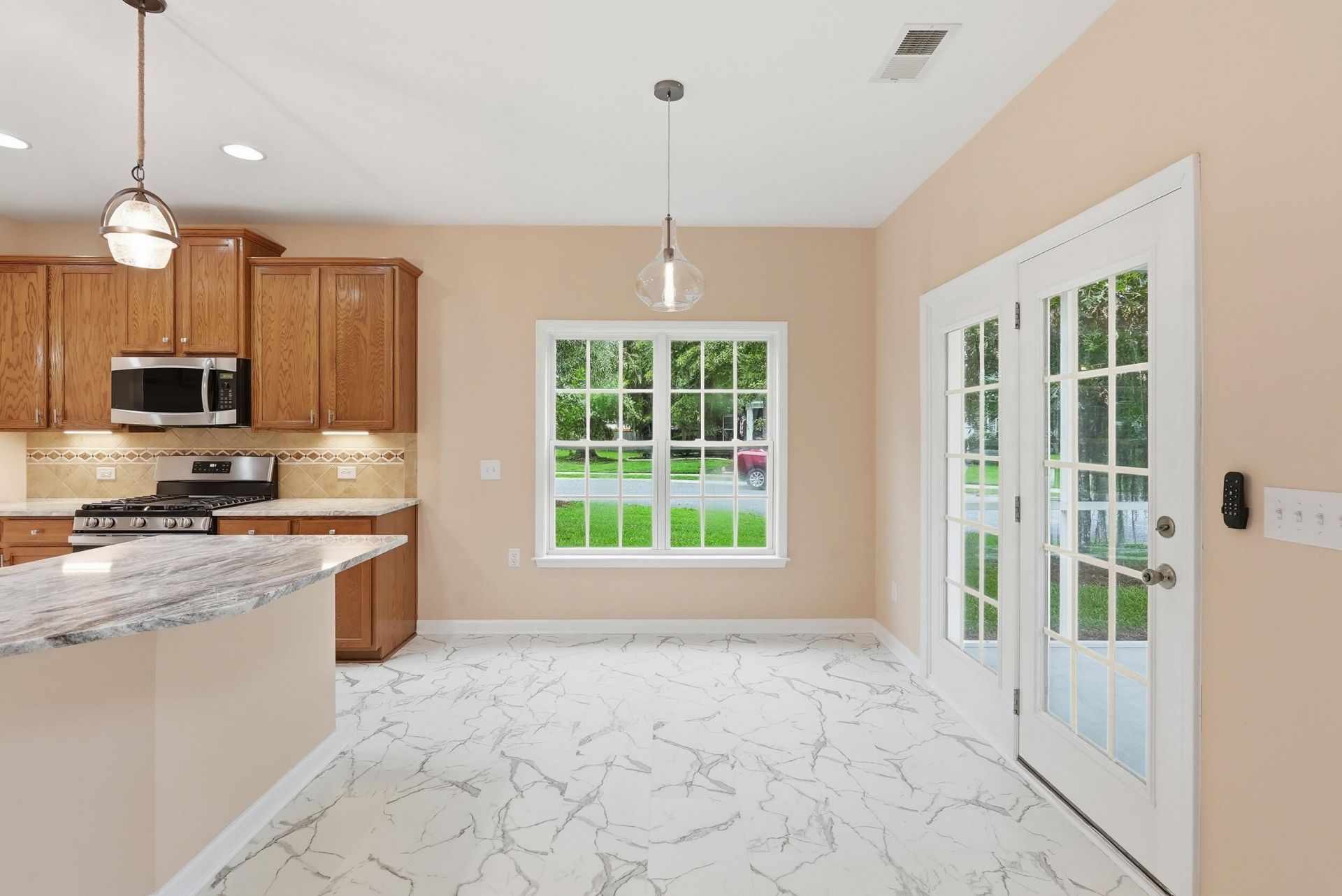 8446 Middle River Way Photo 8